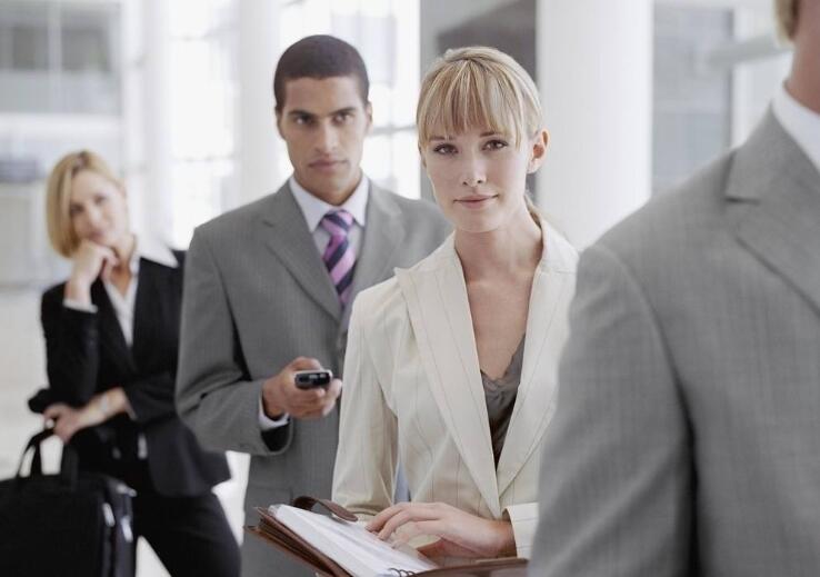 猎头公司怎么收费？